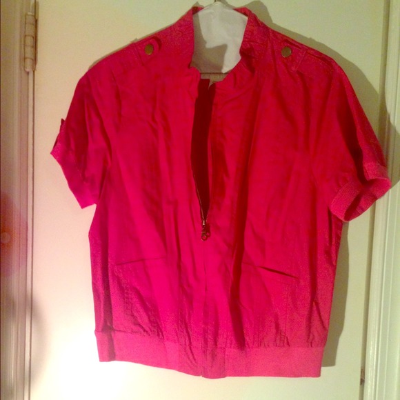 Modern short sleeve jacket. NWOT