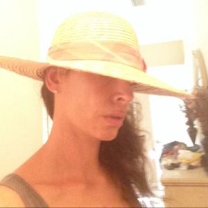 Straw big rim hat with pink plaid bow