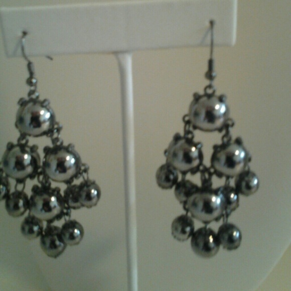 Fun & flirty jewelry sets! - Picture 4 of 4