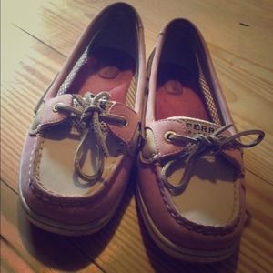 Pink sperrys