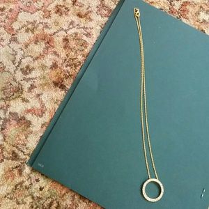 Circle pendant necklace