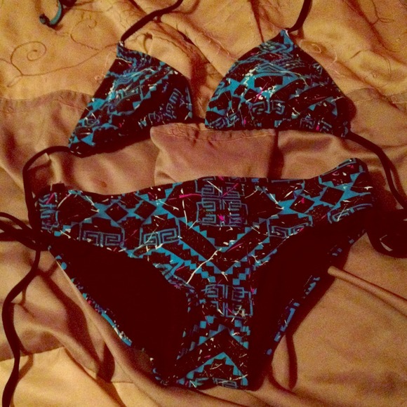 Aztec patterned bikini - Picture 1 of 1