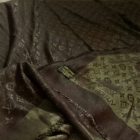 Louis vuitton designer scarf wrap