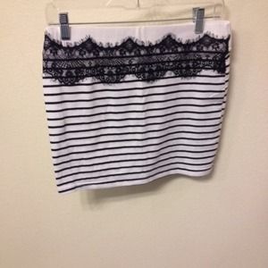 Black and white stripped lace skirt
