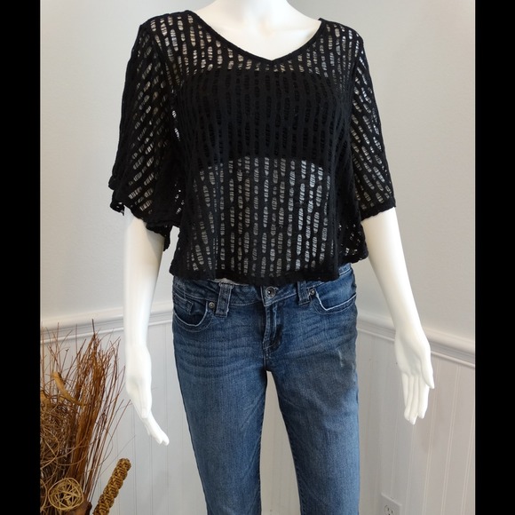 Black Crochet Style Crop Hi Low Sheer - Picture 4 of 4