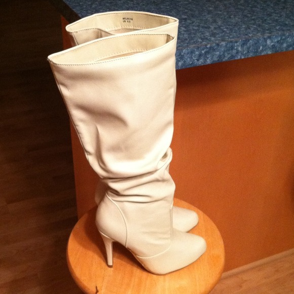 Shoedazzle Melrose boot