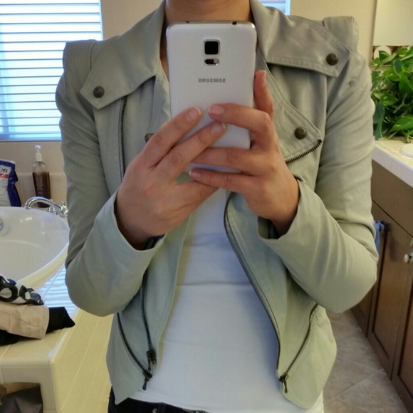 Multiple ways leather jacket - Picture 3 of 4