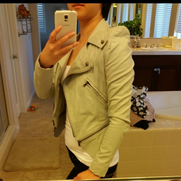 Multiple ways leather jacket - Picture 4 of 4