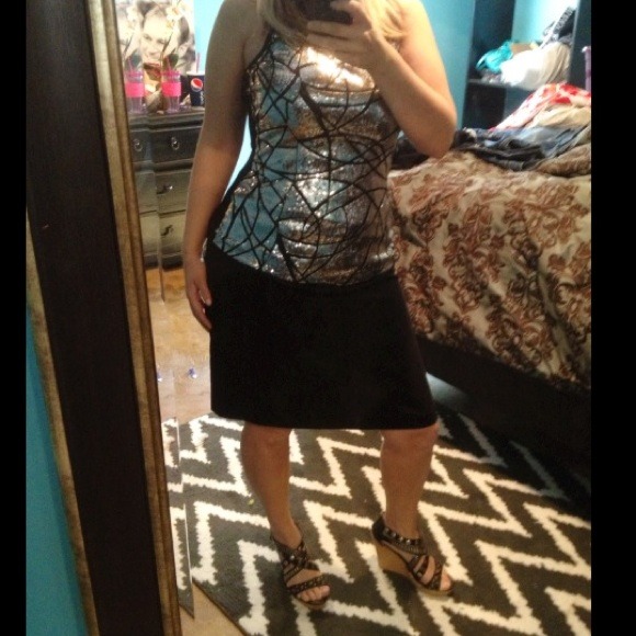 🚫SOLD in Bundle🚫 - Picture 2 of 3