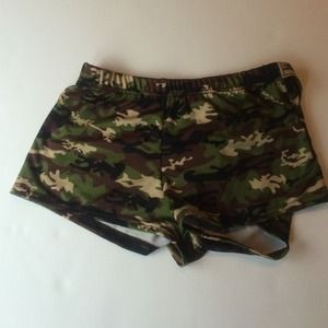 Camo hooters little shorts