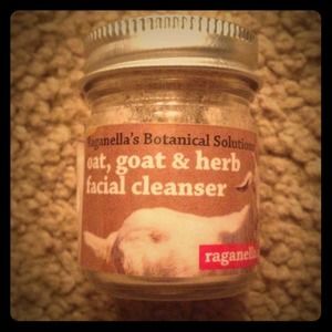 Raganella facial cleanser