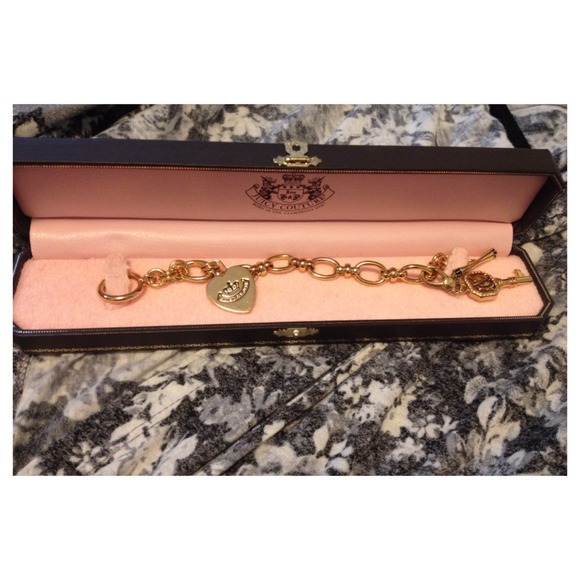 🔴SOLD🔴Authentic Juicy Couture toggle bracelet