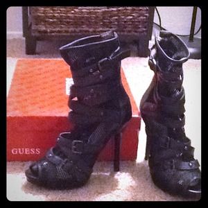 Black Guess calve high heels