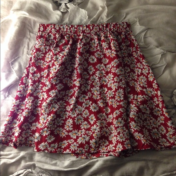 Brandy melville daisy heather skirt floral rare - Picture 3 of 3