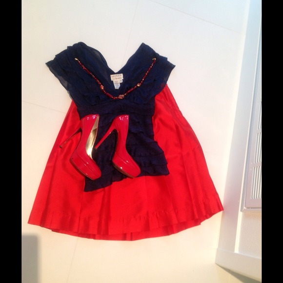 Max Studio Navy Blue layered top. - Picture 3 of 3