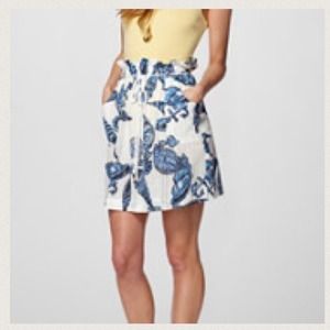 Avery skirt- classic white fallin' in love