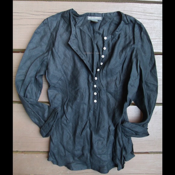 Banana Republic black linen top