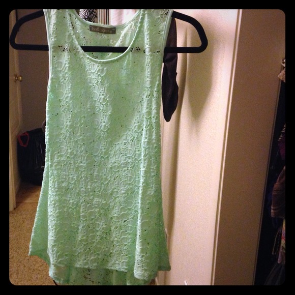 Finn & Clover Mint high-low tank top!