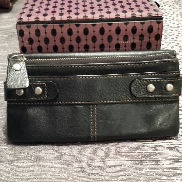 Black fossil wallet
