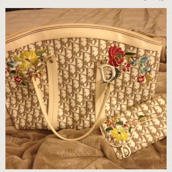 Christian Dior purse and wallet!