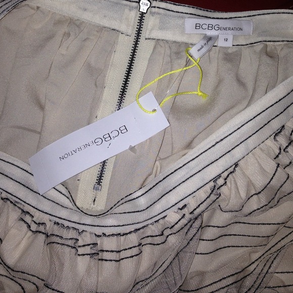*SALE* BCBG skirt w black stripes & sheer tulle - Picture 3 of 4