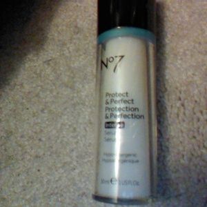 No7 protect and perfect intense serum