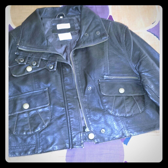 Faux leather cropped jacket