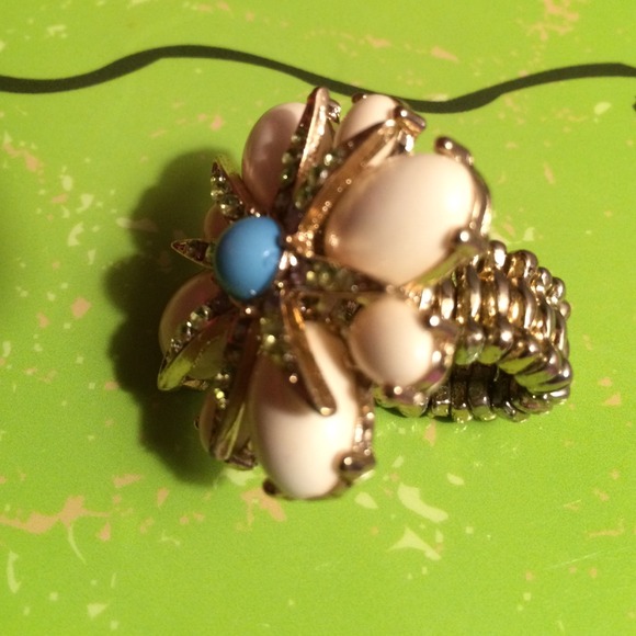 Ring - Picture 2 of 3