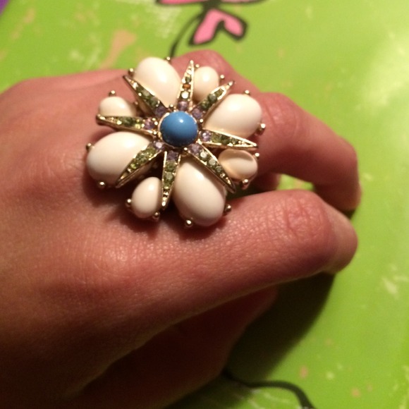 Ring - Picture 3 of 3