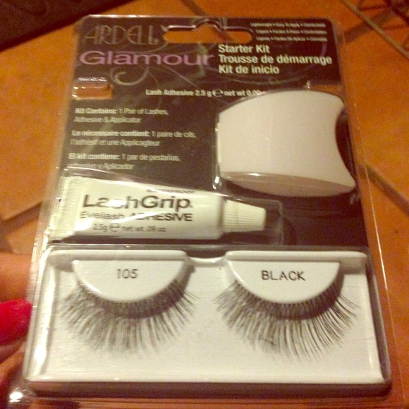 FREE with purchase! Fake eyelash starter kit.
