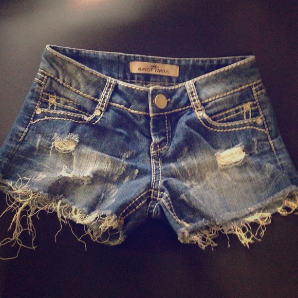 Destroyed denim short