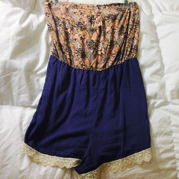 ❌SOLD❌  silence & noise floral romper