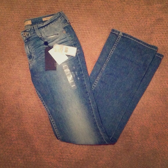 NWT Guess Nicole Boot Cut Jeans