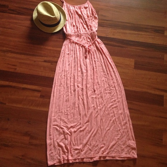 🚫BUNDLED🚫pretty  in Peach Maxi dress - Picture 2 of 3