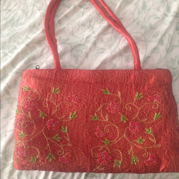 New handbag with embroidery