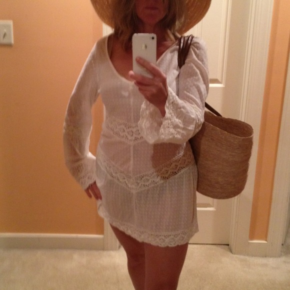 Free People beach cover up.🎀HOST PICK🎀REDUCED!💖
