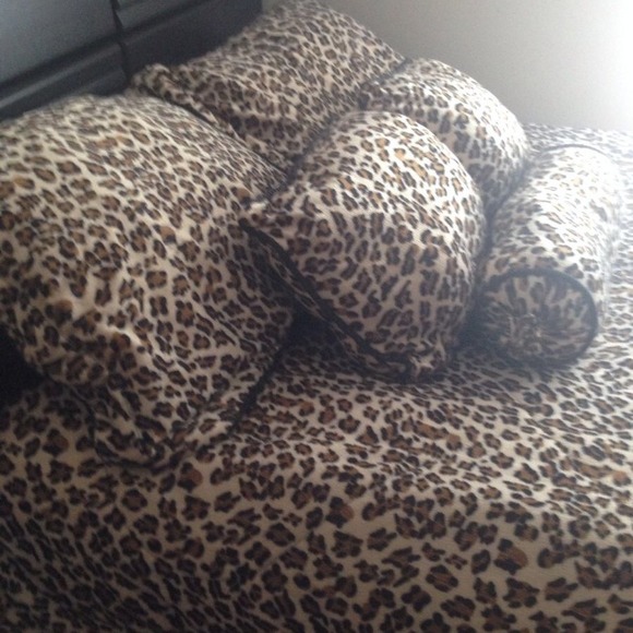 Cheetah bedding - Picture 2 of 4