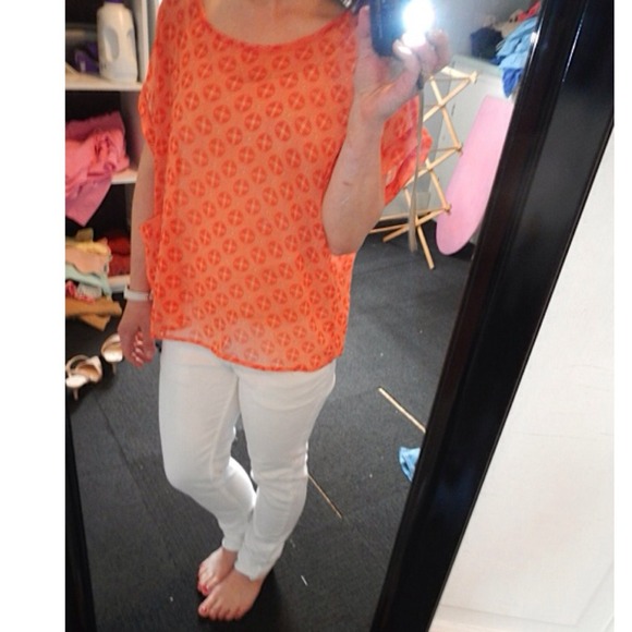 Geometric boxy top. Small