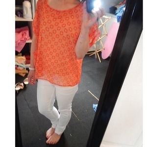 Geometric boxy top. Small