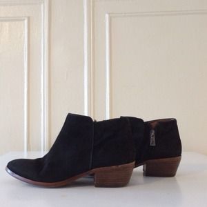 Sam Edelman jet black suede shortie 7
