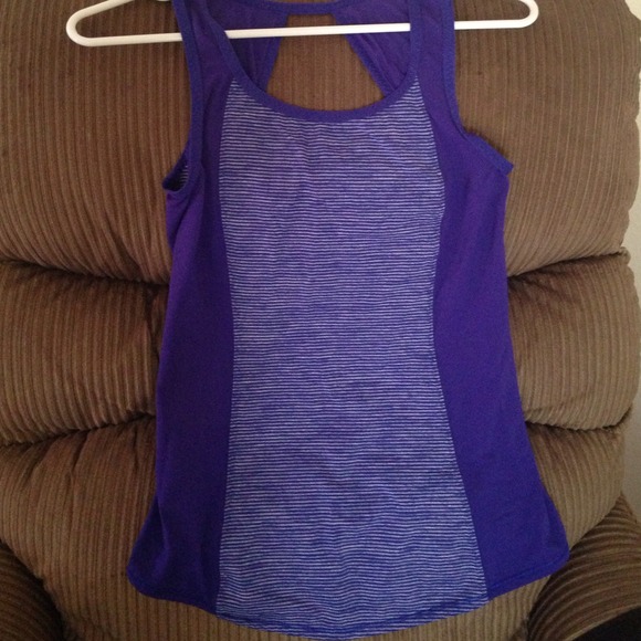 Lululemon purple top