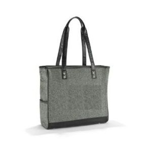 Hold for @kayellejay Thirty-One Cindy Tote