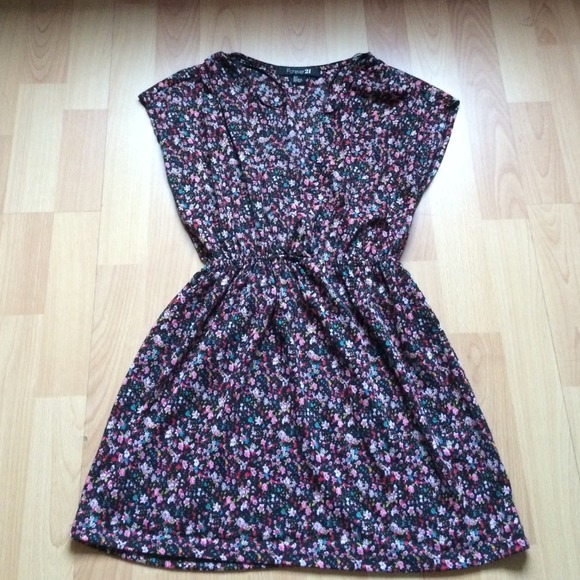 NWOT Forever 21 Floral Baby Doll Top - Picture 2 of 4