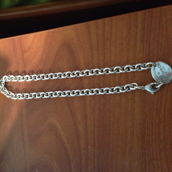 Return to Tiffany Sterling Silver oval necklace - Picture 2 of 2