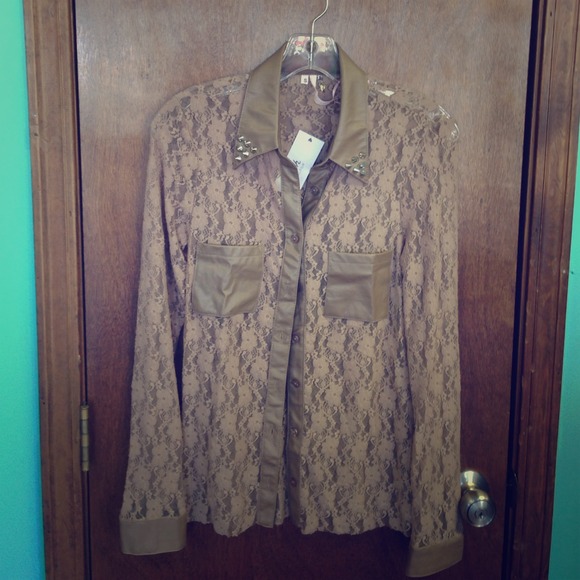 Beige Lace Button w/ Studs! MANY SIZES!