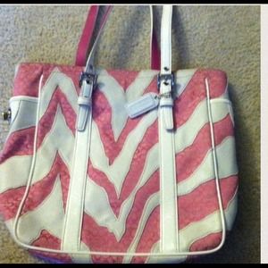 PRICE REDUCED!!!LIMITED EDITION COACH HANDBAG