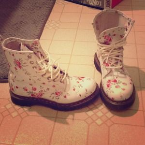 White floral dr martins!!