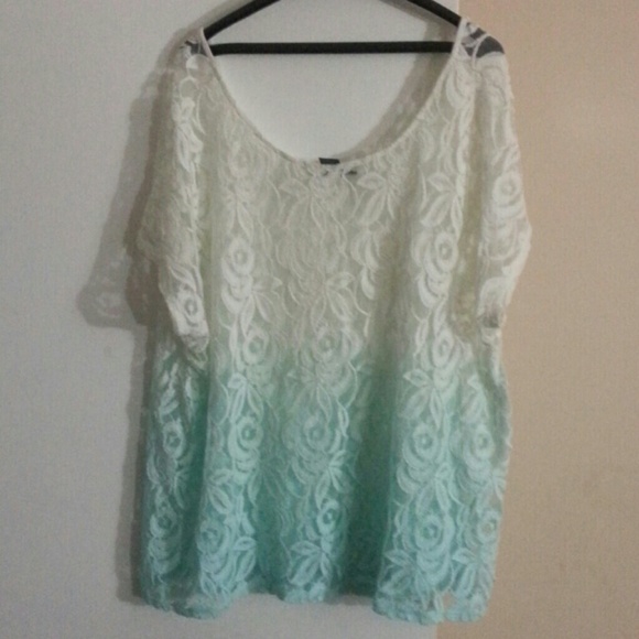 REDUCED 3/4X Lane  Bryant lace top