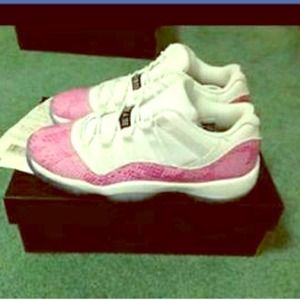 Jordan low top11's