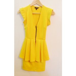 Yellow mini dress💛